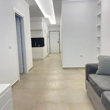 Deluxe * Sarande