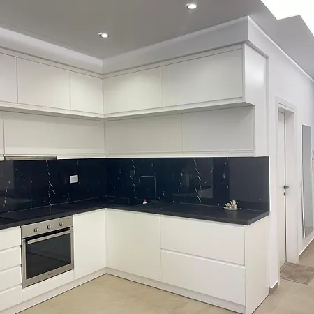 Deluxe Apartment *